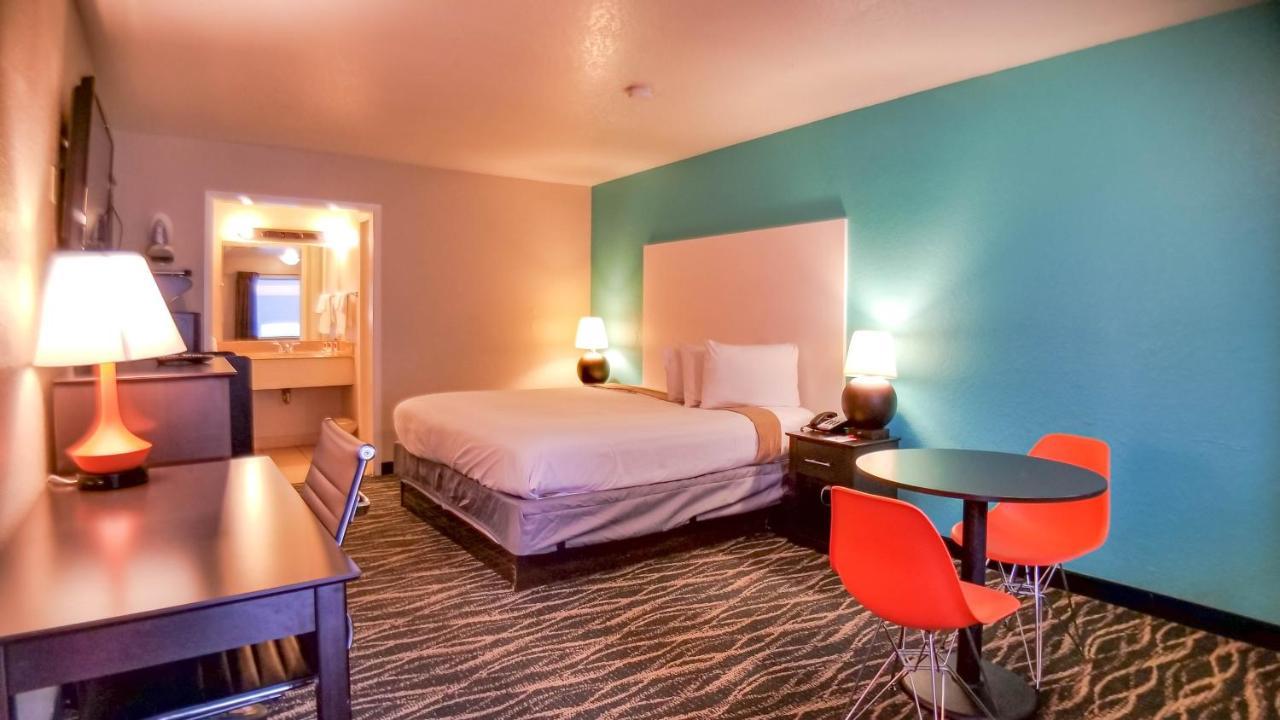 Howard Johnson By Wyndham Houston Hobby Airport エクステリア 写真
