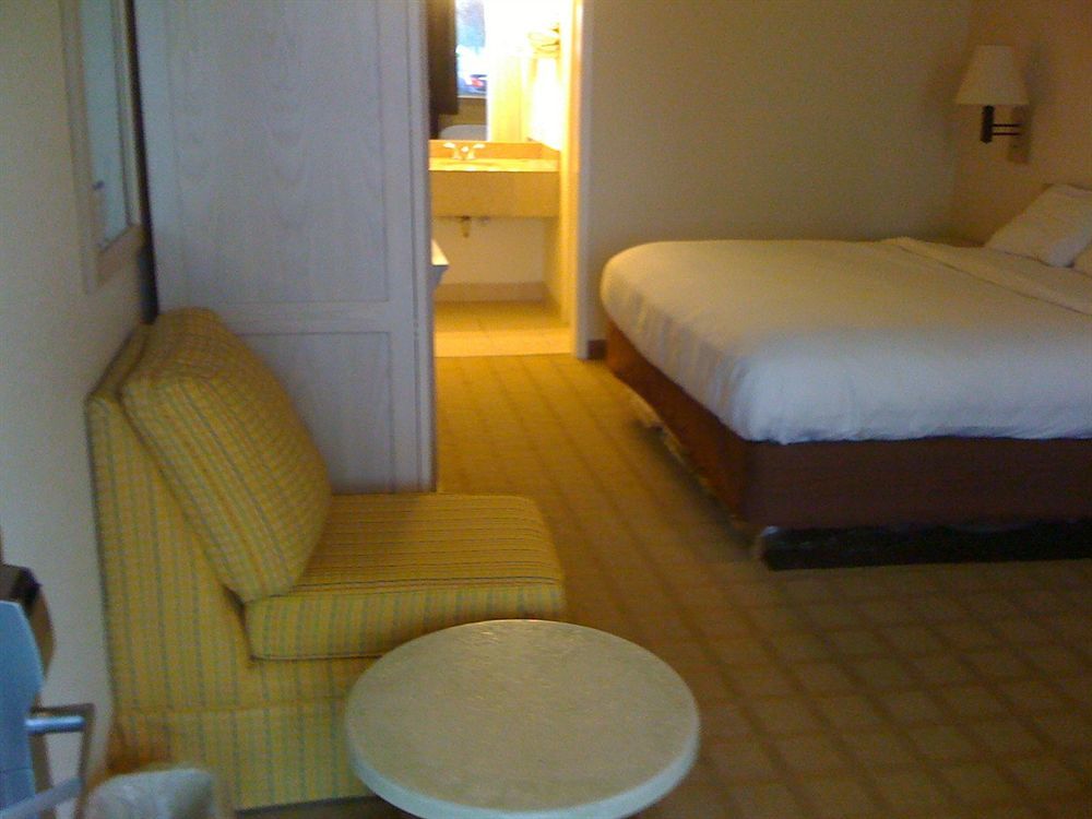 Howard Johnson By Wyndham Houston Hobby Airport エクステリア 写真