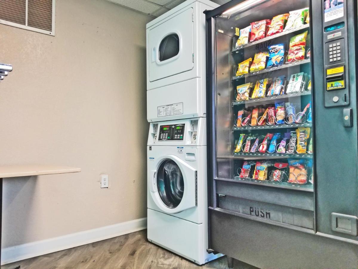 Howard Johnson By Wyndham Houston Hobby Airport エクステリア 写真