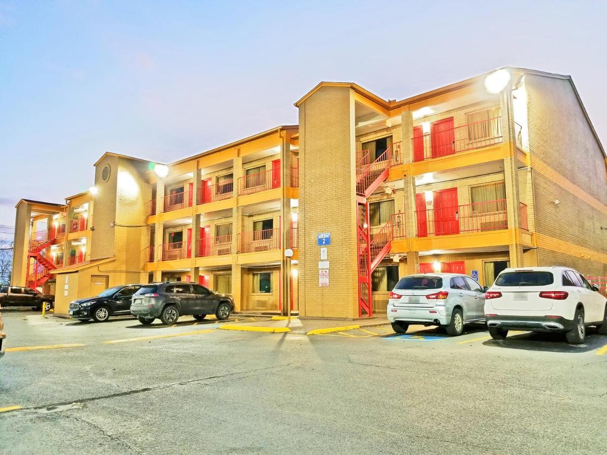 Howard Johnson By Wyndham Houston Hobby Airport エクステリア 写真